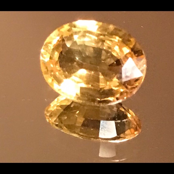 RARE 2.66ct Oval YELLOW sapphire gemstone - Picture 3 of 5